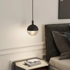 Dustian pendellampe, glaskugle^Lucande Hot