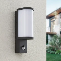 Lucande Jokum udendørs LED-væglampe, IP54, sensor