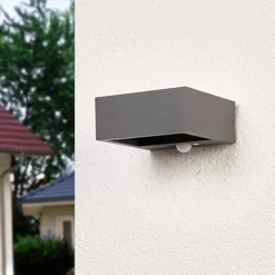 Lucande LED solcelle-væglampe Mahra, antracit, metal, sensor