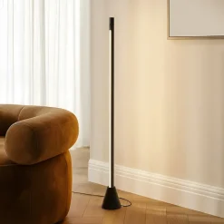 LED-gulvlampe Linija, sort, højde 110 cm, sensor^Lucande Online