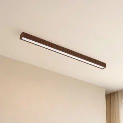 LED-loftlampe Emara, mørkt træ, eg, dæmpbar^Lucande Hot