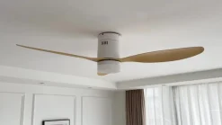 LED-loftventilator Kayu, hvid/træ, DC, 132 cm^Lucande