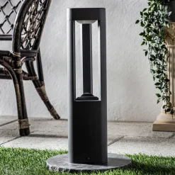 Lucande LED-sokkellampe Pirron, 50 cm, trekantet, IP54