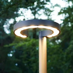 LED-udendørslampe Jannis, antracit, metal, 200 cm^Lucande Hot