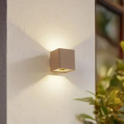 Lucande udendørs LED-væglampe Aaron, beige, IP54, op/ned