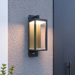 Lucande udendørs LED-væglampe Ferdinand, sensor, grå, 38 cm