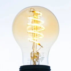 Smart LED-pære A60 E27 ravfarvet 4,9 W Tuya WLAN^LUUMR Outlet