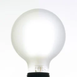 Smart LED-pære mat E27 G95 7W Tuya WLAN CCT^LUUMR Online