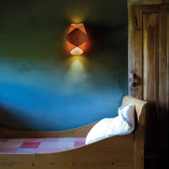 LZF Orbit væglampe, kirsebærtræ natur^LZF LAMPS New