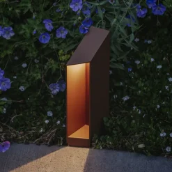 MARSET Sokkellamper>LED-sokkellampe Domus Højde 26 cm, rustbrun aluminium