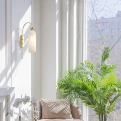 Maytoni Antic væglampe, glasskærm i hvid