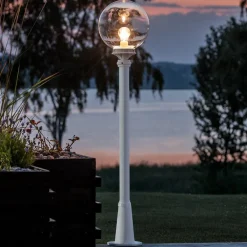 Med en klar kugle - vejlampen Linus i hvid^Konstsmide Best