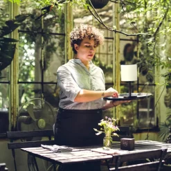 FH Lighting Milano Pro LED solcellebordlampe til udendørs brug, RGBW, fjernbetjening