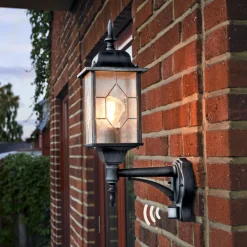 Milano udendørs væglampe med bevægelsessensor^Konstsmide Best