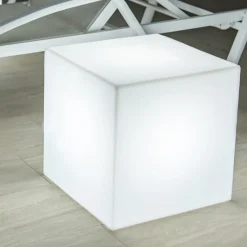 Newgarden Cuby LED solcellelampe, 40 x 40 cm