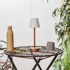 Newgarden Lola Slim LED-bordlampe batteri rosaguld