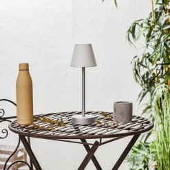 Lola Slim LED-bordlampe, batteri, grå^Newgarden Best