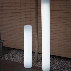 Newgarden vejlampe Fity, højde 160 cm, 6.500 K