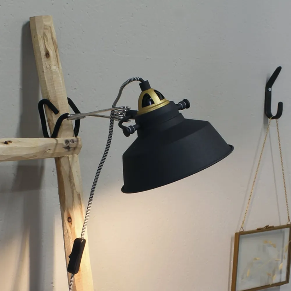 Steinhauer Nové væglampe med stik, sort