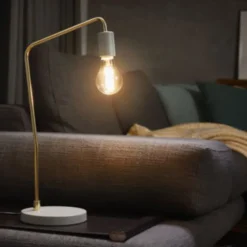 Classic A LED-pære E27 2,5W 2.700K klar^OSRAM Outlet