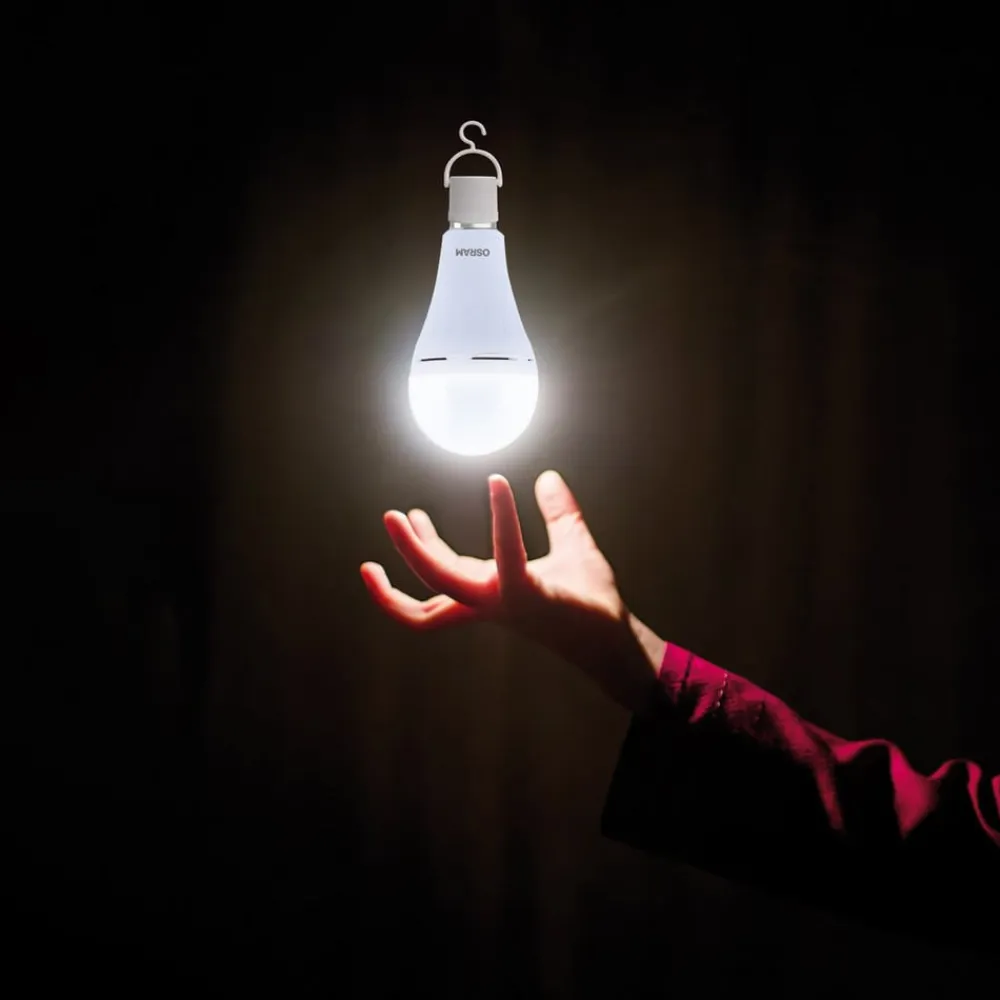 OSRAM Led Pærer>LED-pære E27 8W mat 4000K genopladeligt batteri nødlys