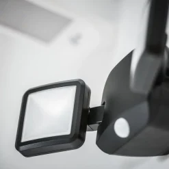 OSRAM Væglampe Med Sensor|Udendørs Spot><noscript><img width=