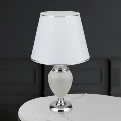 ORION Ovum bordlampe, hvid/krom, højde 48 cm, keramik/chintz