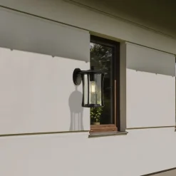 Searchlight Væglamper>Pagoda udendørs væglampe, IP44, sort, metal, E27