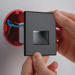 Paulmann LED-vægindbygningslampe EDGE, sort