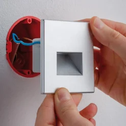 Paulmann LED-vægindbygningslampe EDGE, krom mat