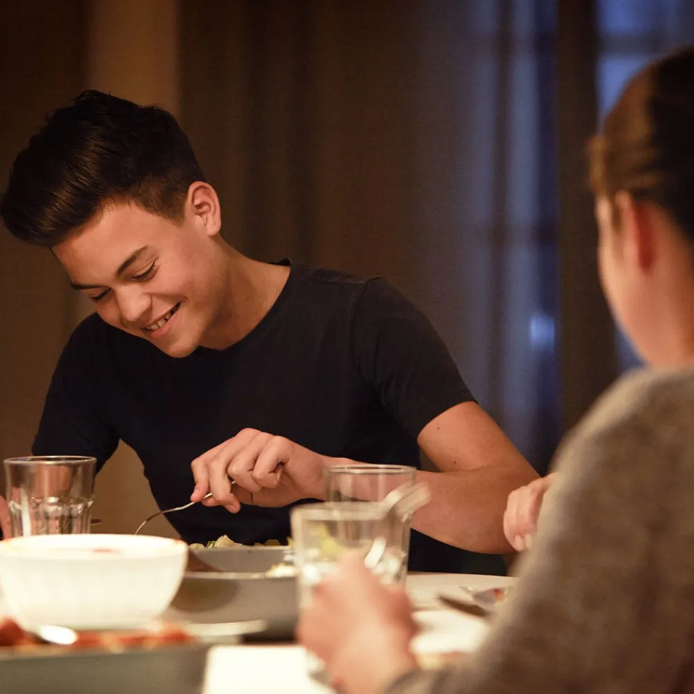 Classic LED-pære E27 A60 2,2W klar 2.700K^Philips Hot