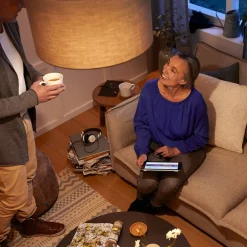 E27 LED-pære, dag/nat-sensor 7,5 W 2.700 K^Philips Hot