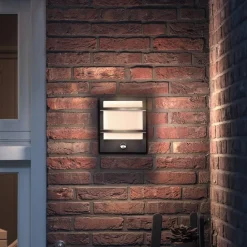 Philips LED udendørs væglampe Petronia UE, sensor