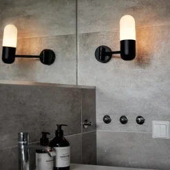 PR Home Væg- Og Spejllamper>væglampe til badeværelset Zeta, sort, IP44, drejelig