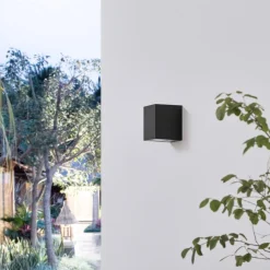PRIOS Irfan udendørs væglampe, kantet, sort 10 cm