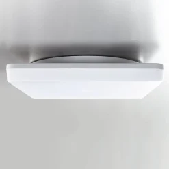 Heitronic Pronto LED-loftlampe, kantet, 33 x 33 cm