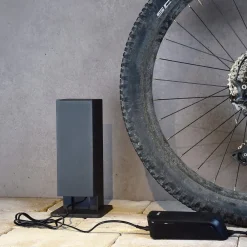 Puka Mana stikkontaktsøjle til udendørs brug^Deko-Light Discount