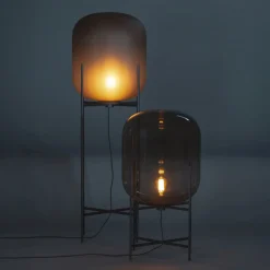 gulvlampe Oda Big, røggrå ætset/sort, 140 cm^pulpo New