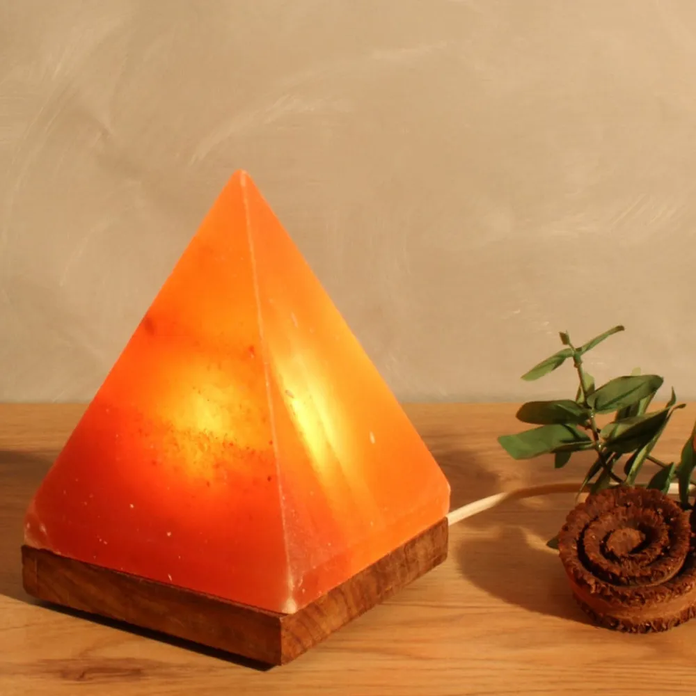 Wagner Life Dekorationsbelysning|Bordlamper>Pyramide saltlampe med sokkel, ravgul