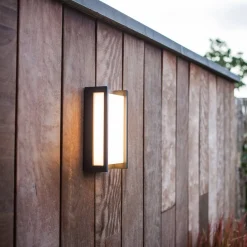 Qubo udendørs LED-væglampe, RGBW smart styring^LUTEC connect New