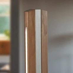 Quitani Elis LED-gulvlampe, valnød/nikkel