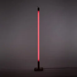 LED-lampe Linea, fuchsia, trædetaljer, universal^SELETTI Online