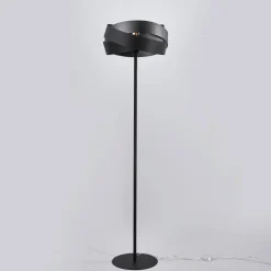 Slående designet standerlampe Tornado^Domiluce Sale