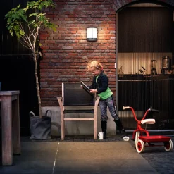 Philips Stock - LED-udendørsvæglampe med sensor