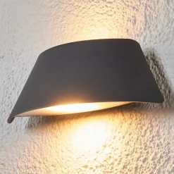 Lucande Trapezformet LED-udendørsvæglampe Glen med IP65