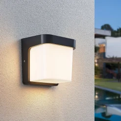 Lindby Udendørs LED-væglampe Adenike uden sensor