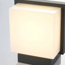 Udendørs LED-væglampe Auron, terningformet^Lindby Clearance