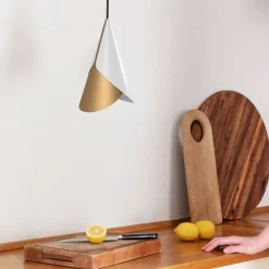 UMAGE Pendellamper><noscript><img width=