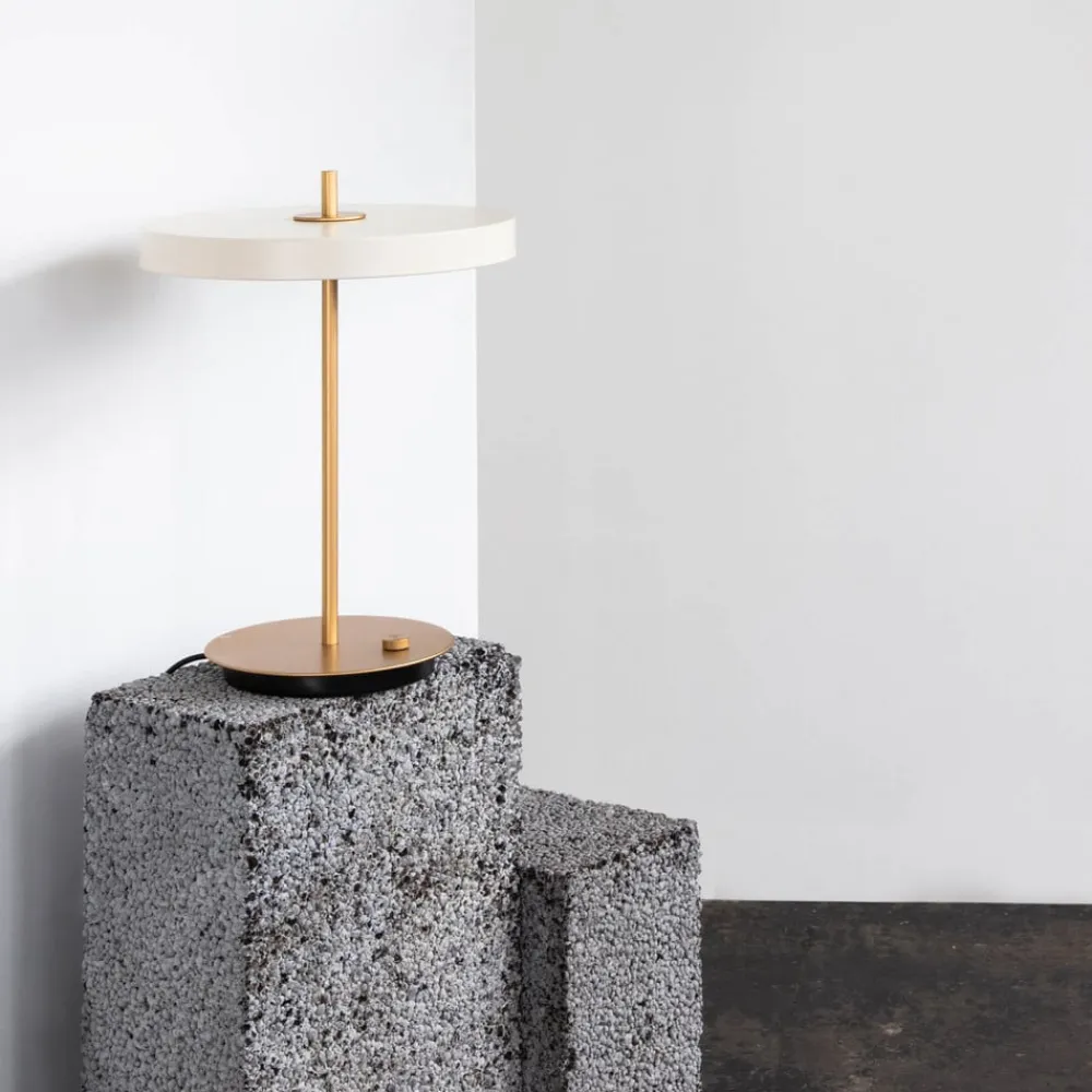 LED-bordlampe Asteria Table, USB, perlehvid/messing^UMAGE Online