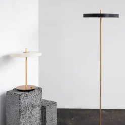 LED-bordlampe Asteria Table, USB, perlehvid/messing^UMAGE Online